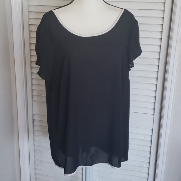 Black Sheer Top w/Cream Piping & Bows in Back, 2x - Picture 2 of 8